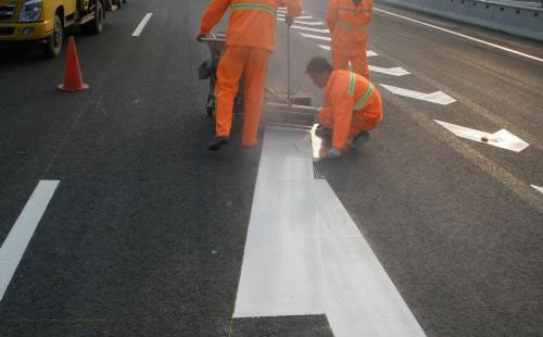 比如丙烯酸标线涂料