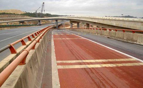 比如轻载防滑路面粘结材料