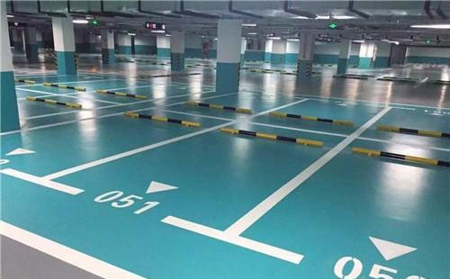比如比如环氧地坪中涂：构筑坚固地面的关键环节